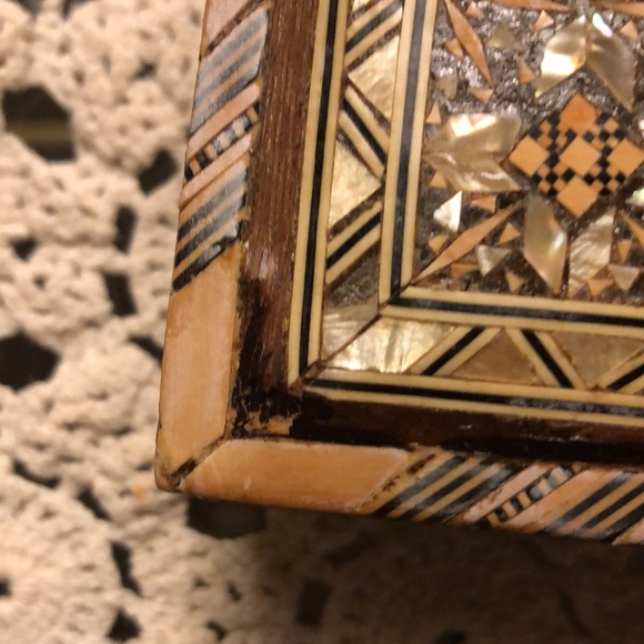 4-sale Egyptian Inlaid Wood Jewelry Box- 501 $35 or $30 w/offer - Picture 4 of 4